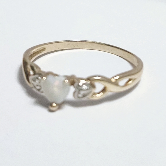 10K Gold Opal Heart ❤️ Ring size 7 - Picture 8 of 11